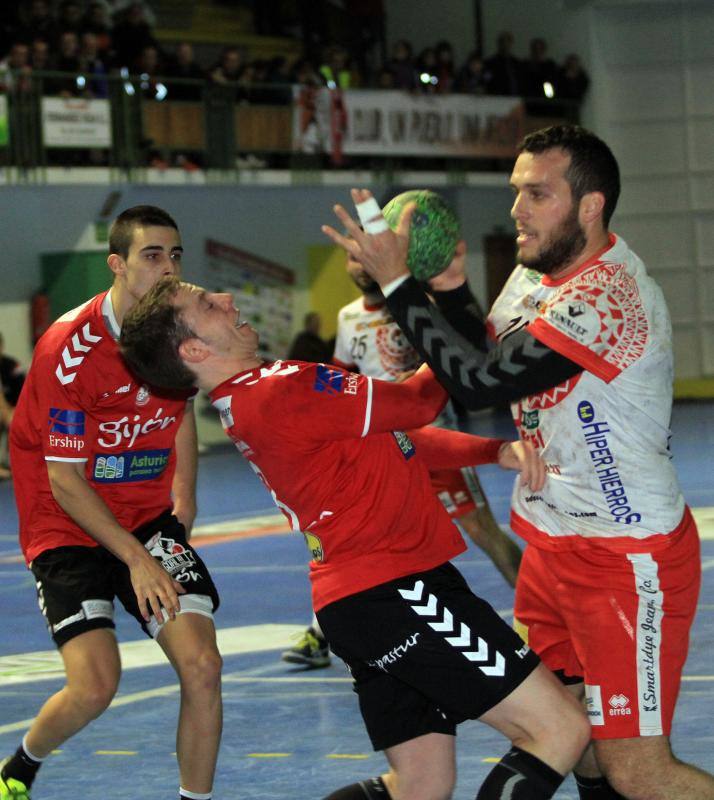 Partido del Viveros Herol BM Nava contra el Gijón Jovellanos