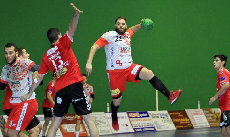 Partido del Viveros Herol BM Nava contra el Gijón Jovellanos