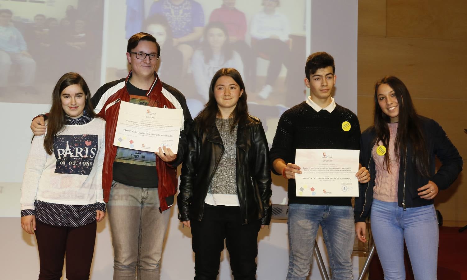 Premios a la Convivencia. Alumnos del IESO Los Salados, de Benavente (Zamora) y del IES Emilio Ferrari (Valladolid).