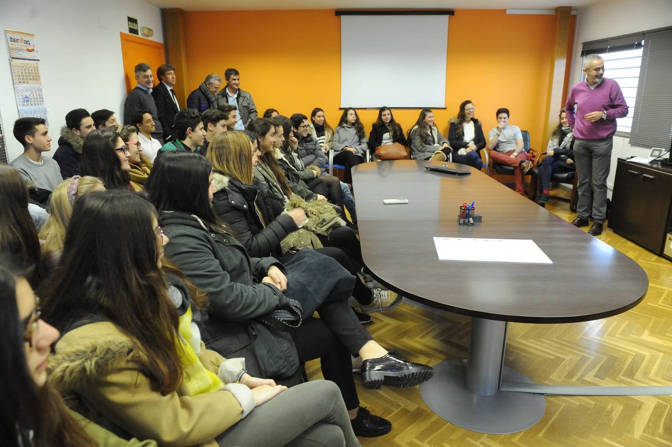 Alumnos del colegio Nuestra Señora de Lourdes visitan las instalaciones de Ibermaq dentro del programa STARTinnova