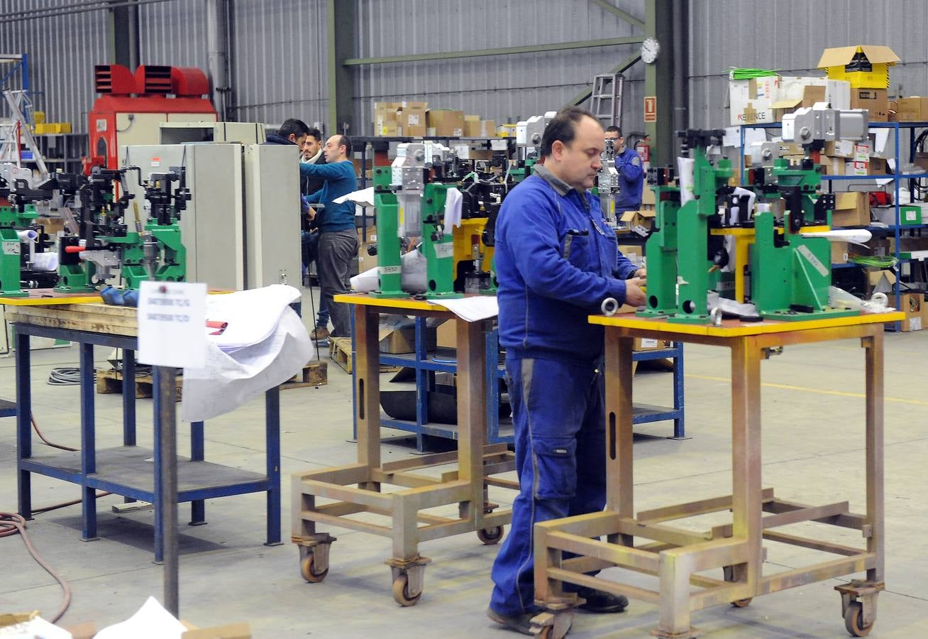 Alumnos del colegio Nuestra Señora de Lourdes visitan las instalaciones de Ibermaq dentro del programa STARTinnova