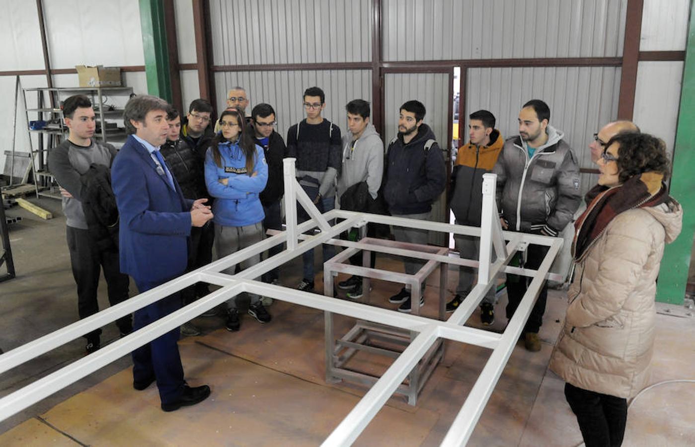 Los alumnos del IES Galileo visitan las instalaciones de Ibermaq