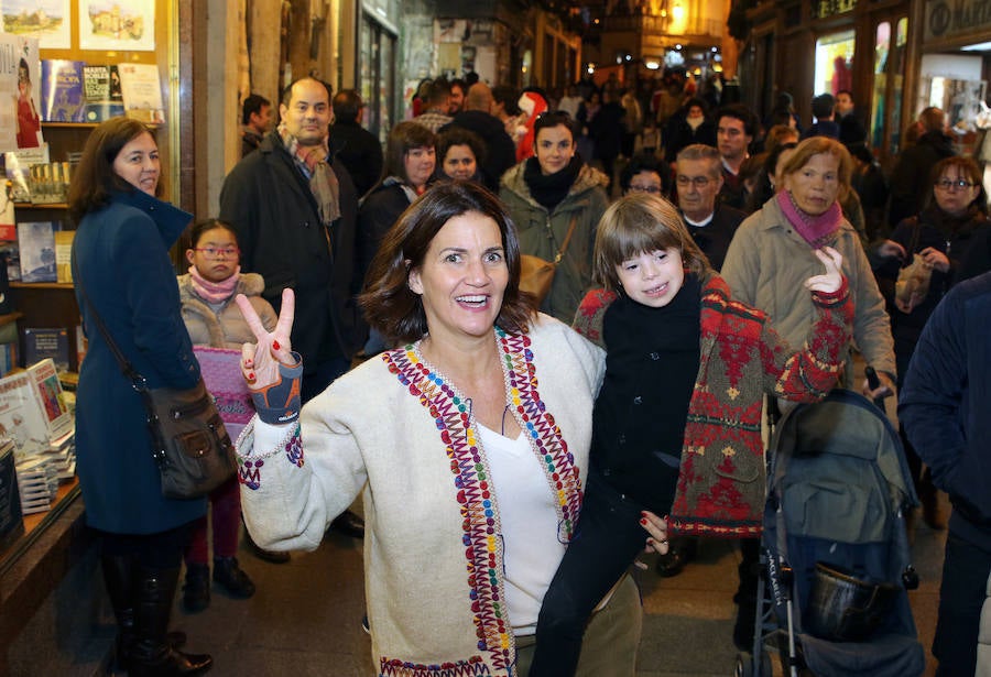 Samantha Vallejo-Nájera firma libros en Segovia