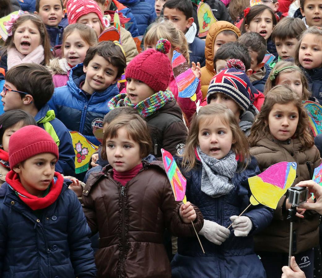 Los alumnos del colegio Claret de Segovia felicitan la Navidad