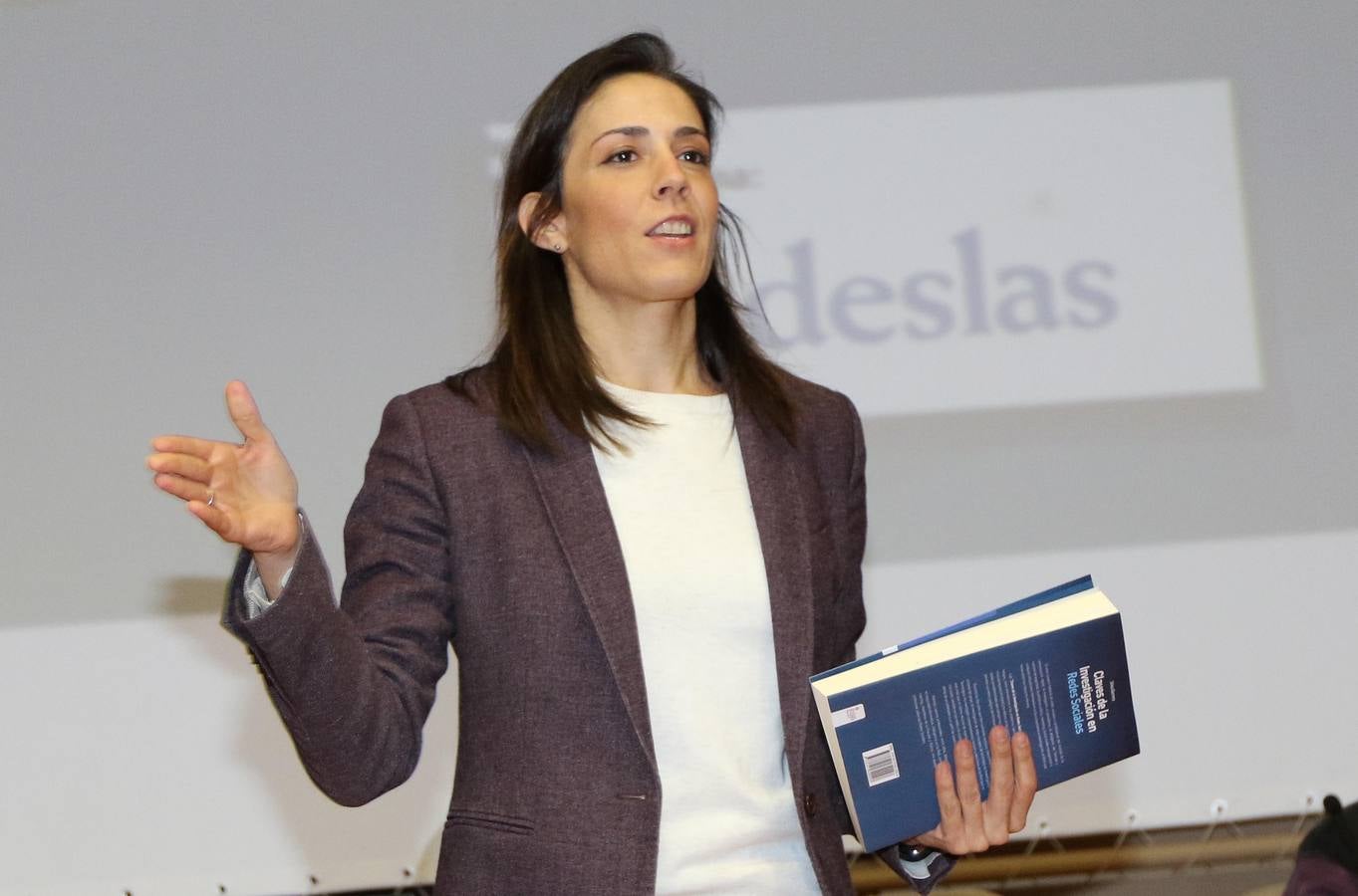 Silvia Barrera participa en la Escuela de Padres de El Norte de Castilla