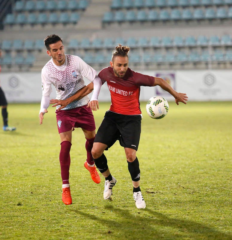 El Jumilla se lleva el triunfo en el triangular con el Deportivo Palencia y el Miami United