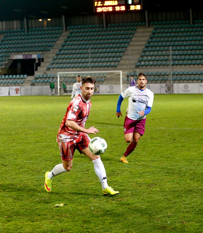 El Jumilla se lleva el triunfo en el triangular con el Deportivo Palencia y el Miami United