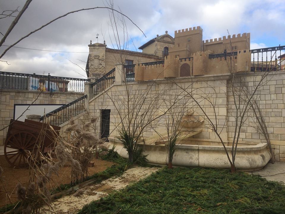 Osorno instala su belén gigante en la Plaza Mayor