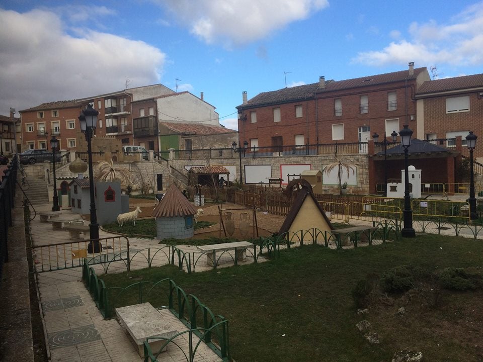Osorno instala su belén gigante en la Plaza Mayor