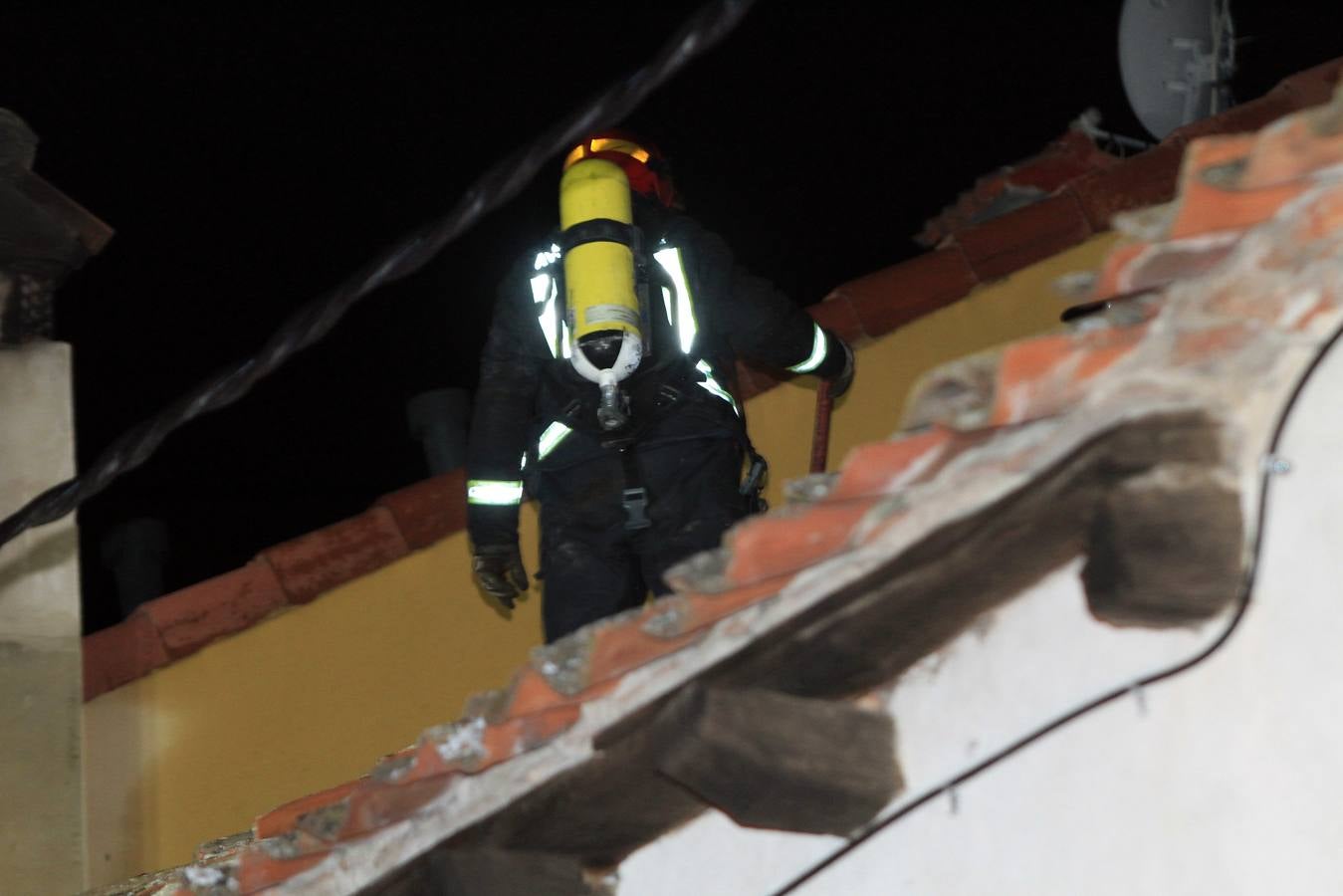 El fuego asola una casa en Zamarramala