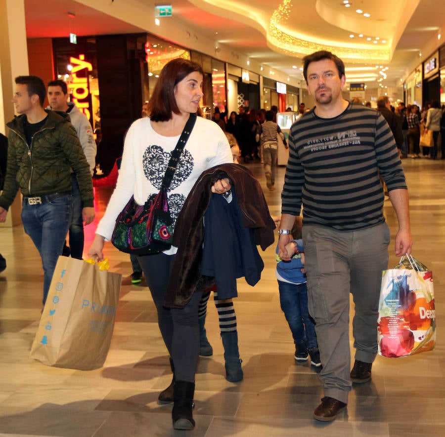 Primer día de rebajas de invierno en Valladolid