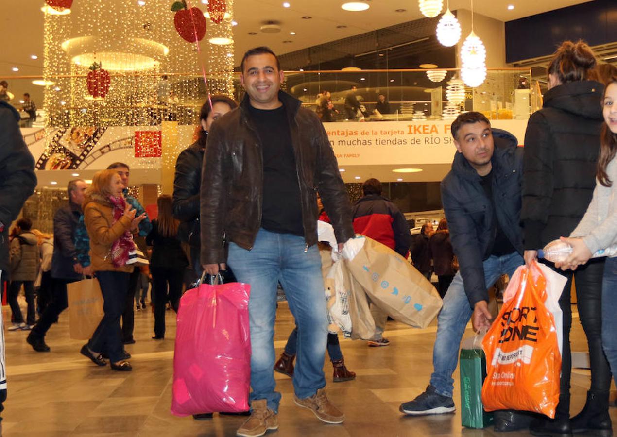 Primer día de rebajas de invierno en Valladolid