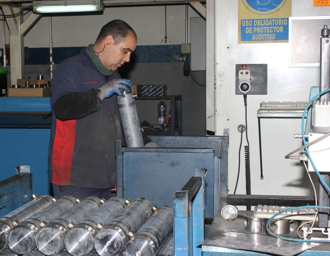 El delegado territorial, Luis Domingo González, visita las instalaciones de Cicrosa