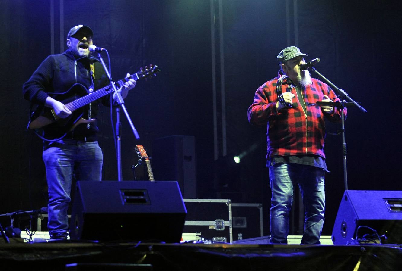 Los Pichas y Dos Perros animan la noche en la Plaza Pingüinos