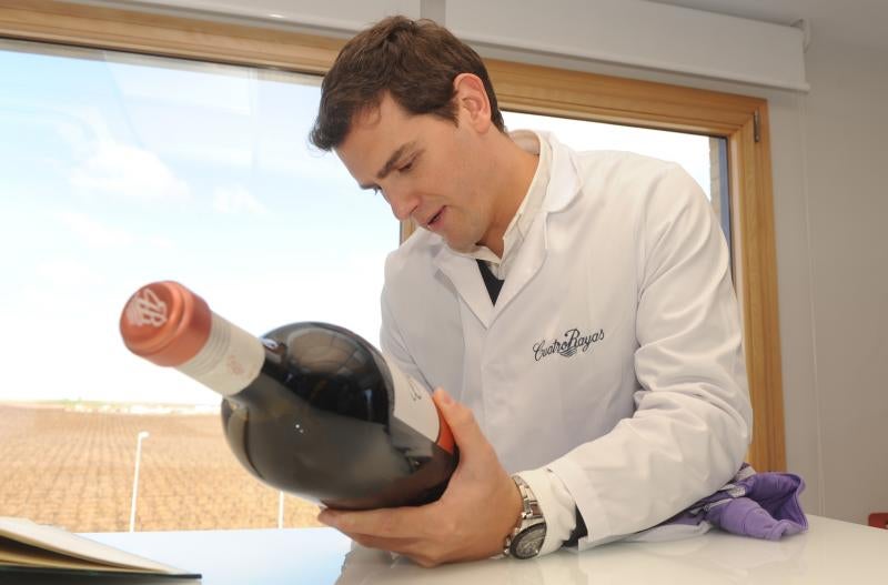 Albert Rivera visita las obras del nuevo almacén logístico y embotelladora de Cuatro Rayas