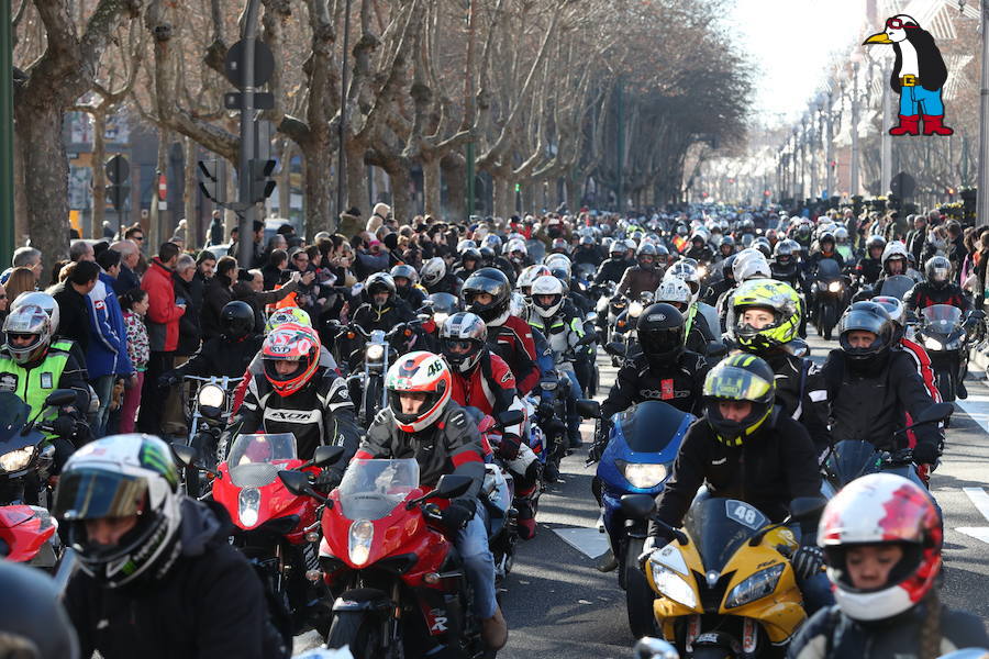 Ambiente en el desfile de banderas de Pingüinos en Valladolid (Fotos 2)