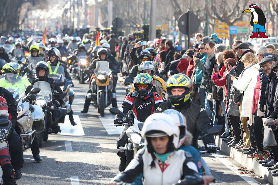 Ambiente en el desfile de banderas de Pingüinos en Valladolid (Fotos 2)