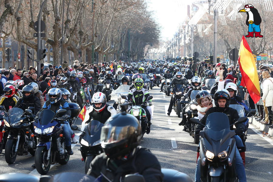 Ambiente en el desfile de banderas de Pingüinos en Valladolid (Parte 3)