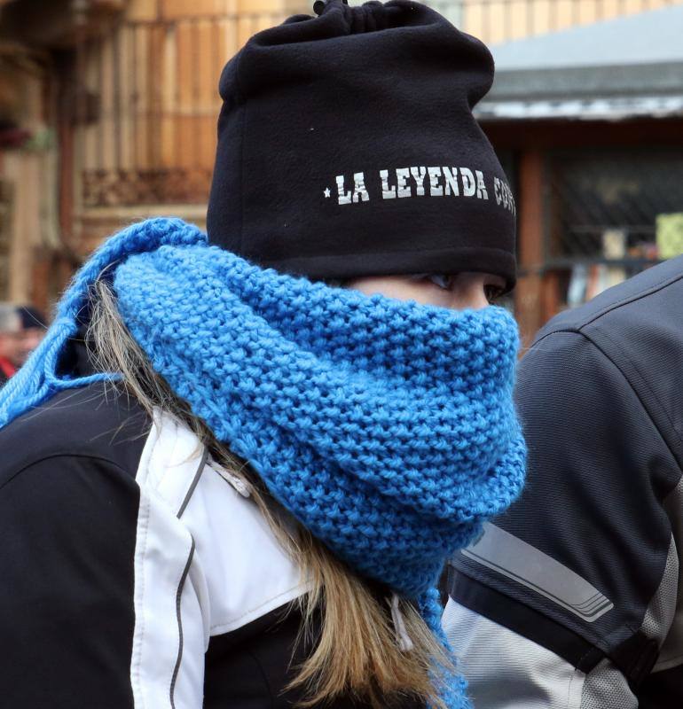 Los moteros de La Leyenda Continúa inundan con sus motos Sepúlveda (Segovia)