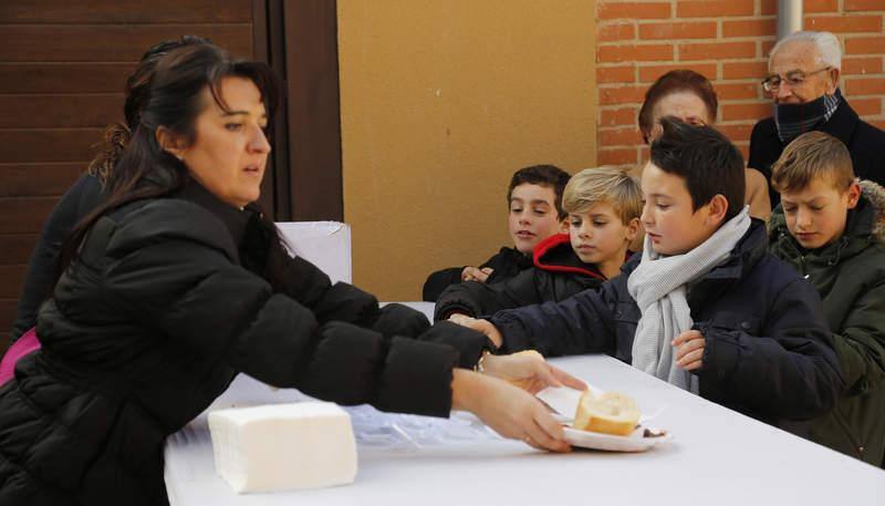 Matanza y fiesta de San Antón en Fuentes de Nava (Palencia)