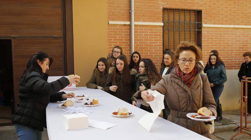 Matanza y fiesta de San Antón en Fuentes de Nava (Palencia)