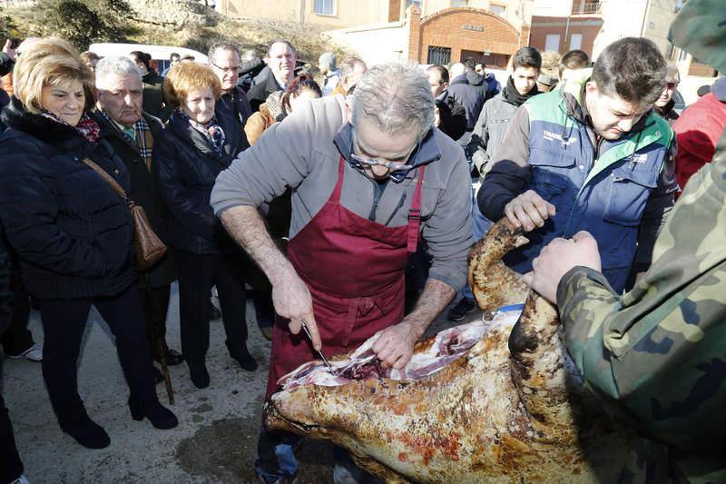Matanza y fiesta de San Antón en Fuentes de Nava (Palencia)
