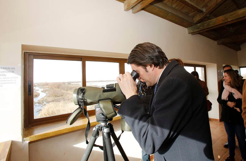 El consejero de Fomento y Medio Ambiente visita las localidades de Villarramiel, Paredes de Nava y Fuentes de Nava