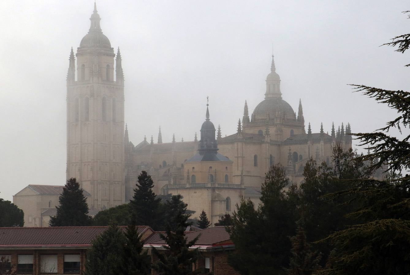 Frío en Segovia y nieve en Navacerrada