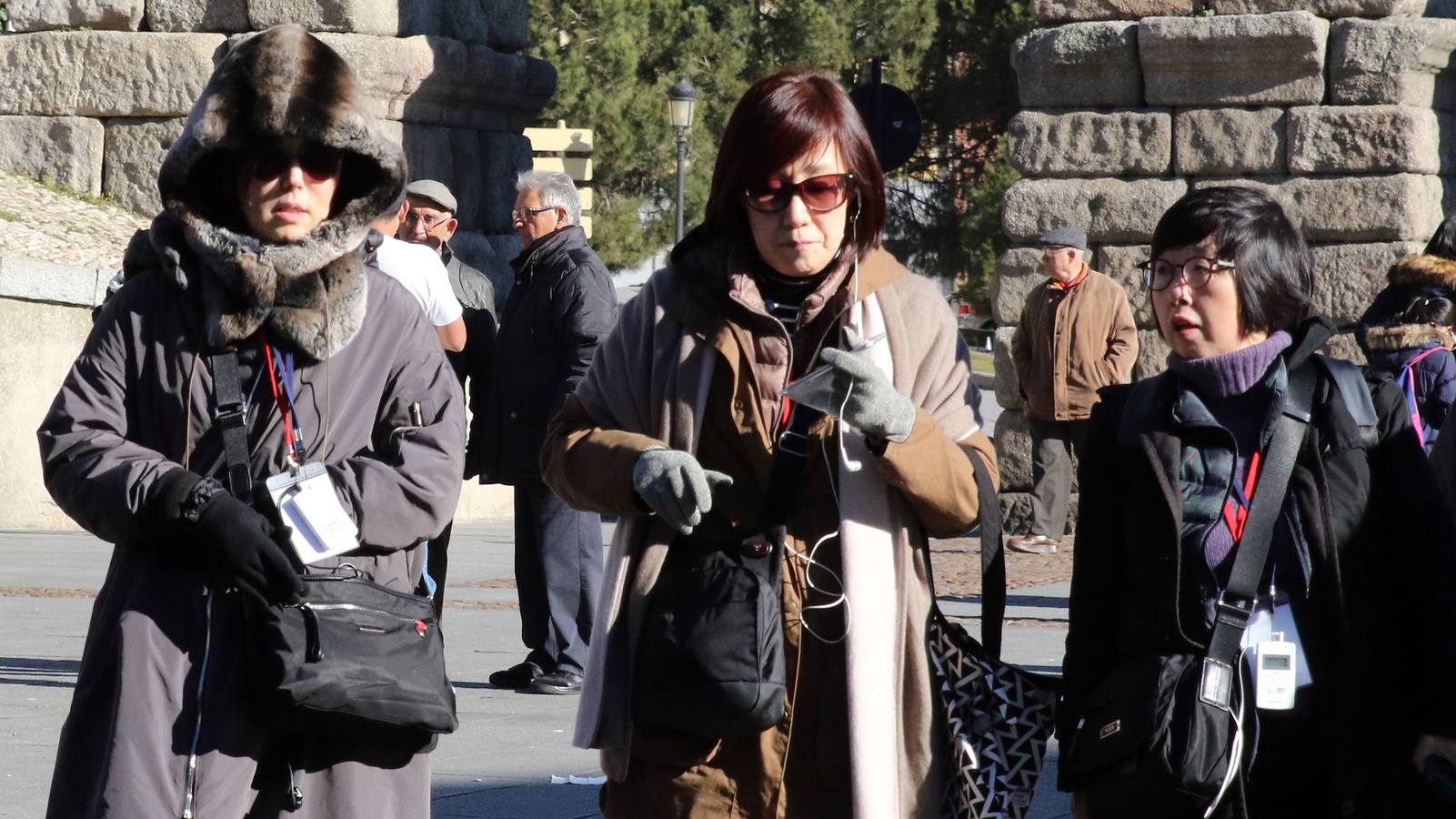 El frío hace tiritar a los segovianos