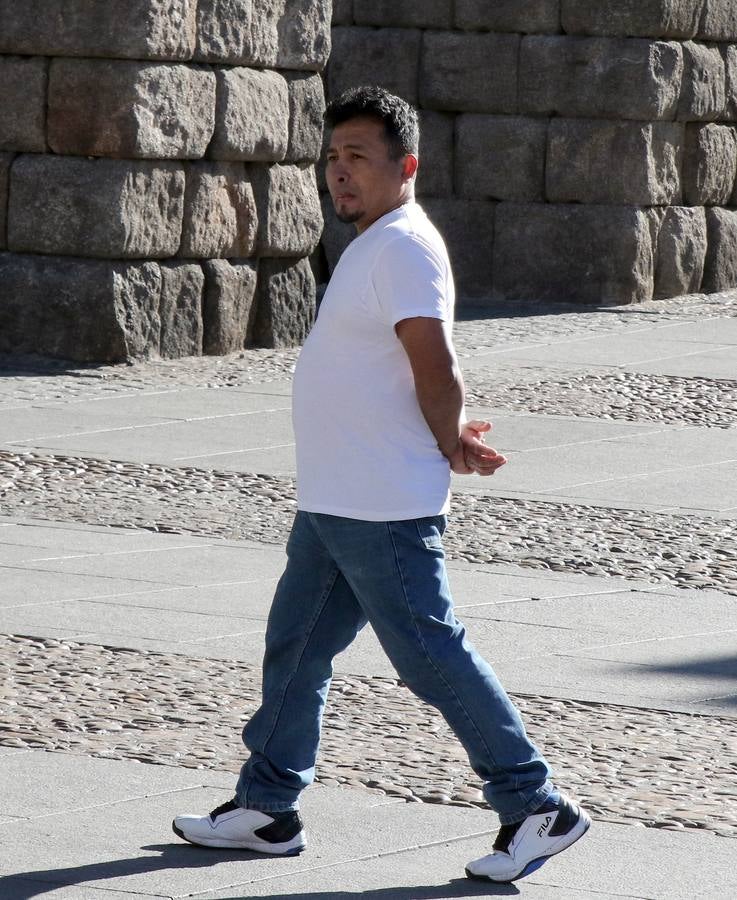 El frío hace tiritar a los segovianos