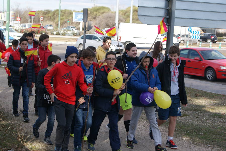 Manifestación de los niños del colegio San Agustín en contra de los cierres de Lauki y Dulciora