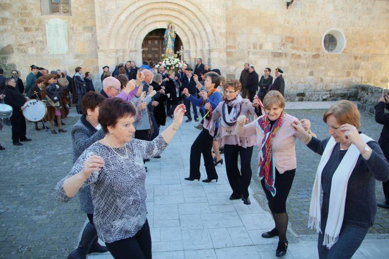 Celebración en Cevico Navero (Palencia) de su día grande en honor a la Virgen de la Paz