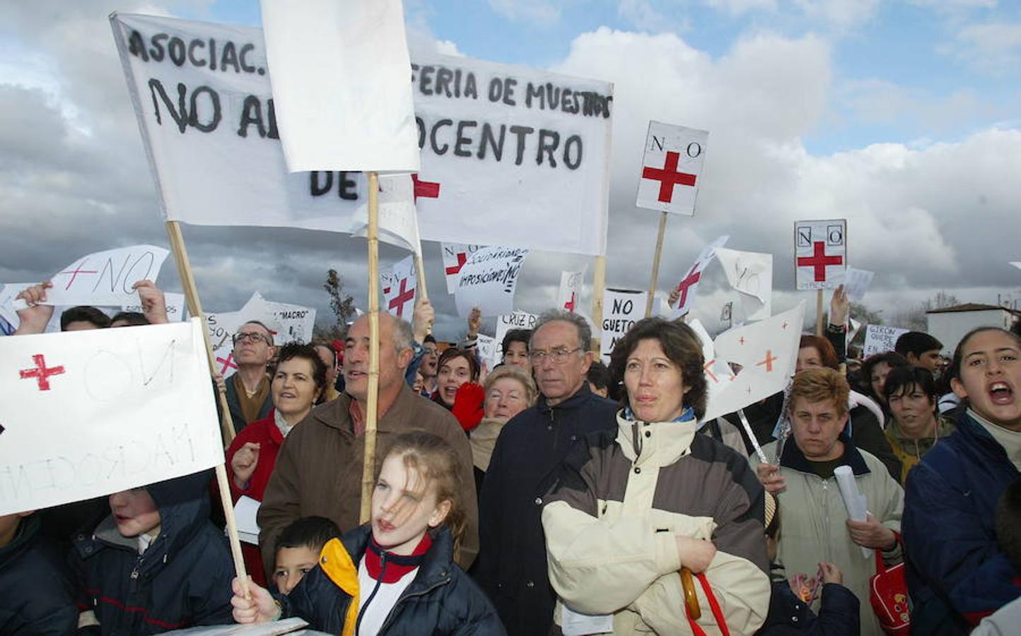 Así protestaban los vecinos contra el &#039;macrocentro&#039; de Cruz Roja en Girón en 2002