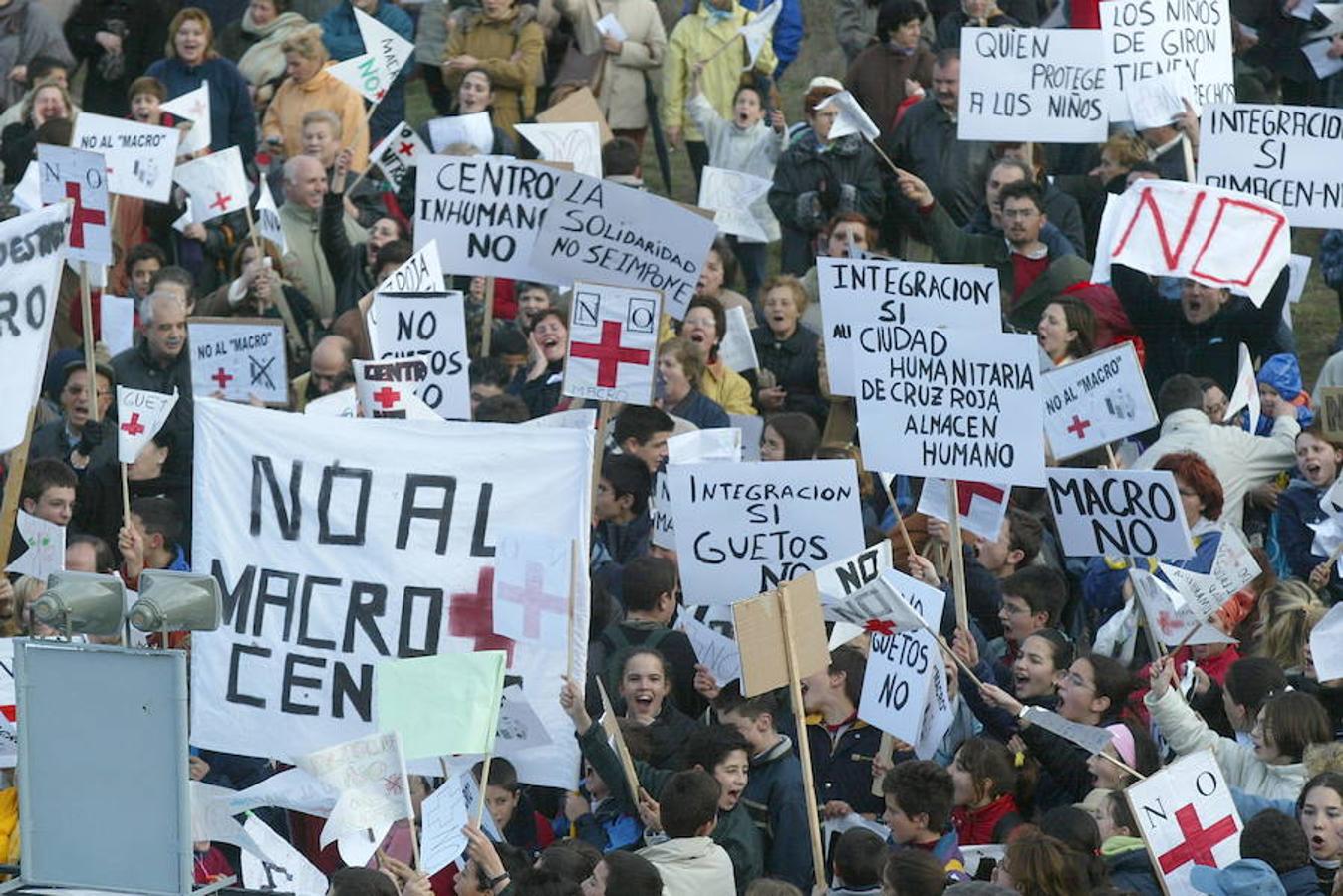 Así protestaban los vecinos contra el &#039;macrocentro&#039; de Cruz Roja en Girón en 2002