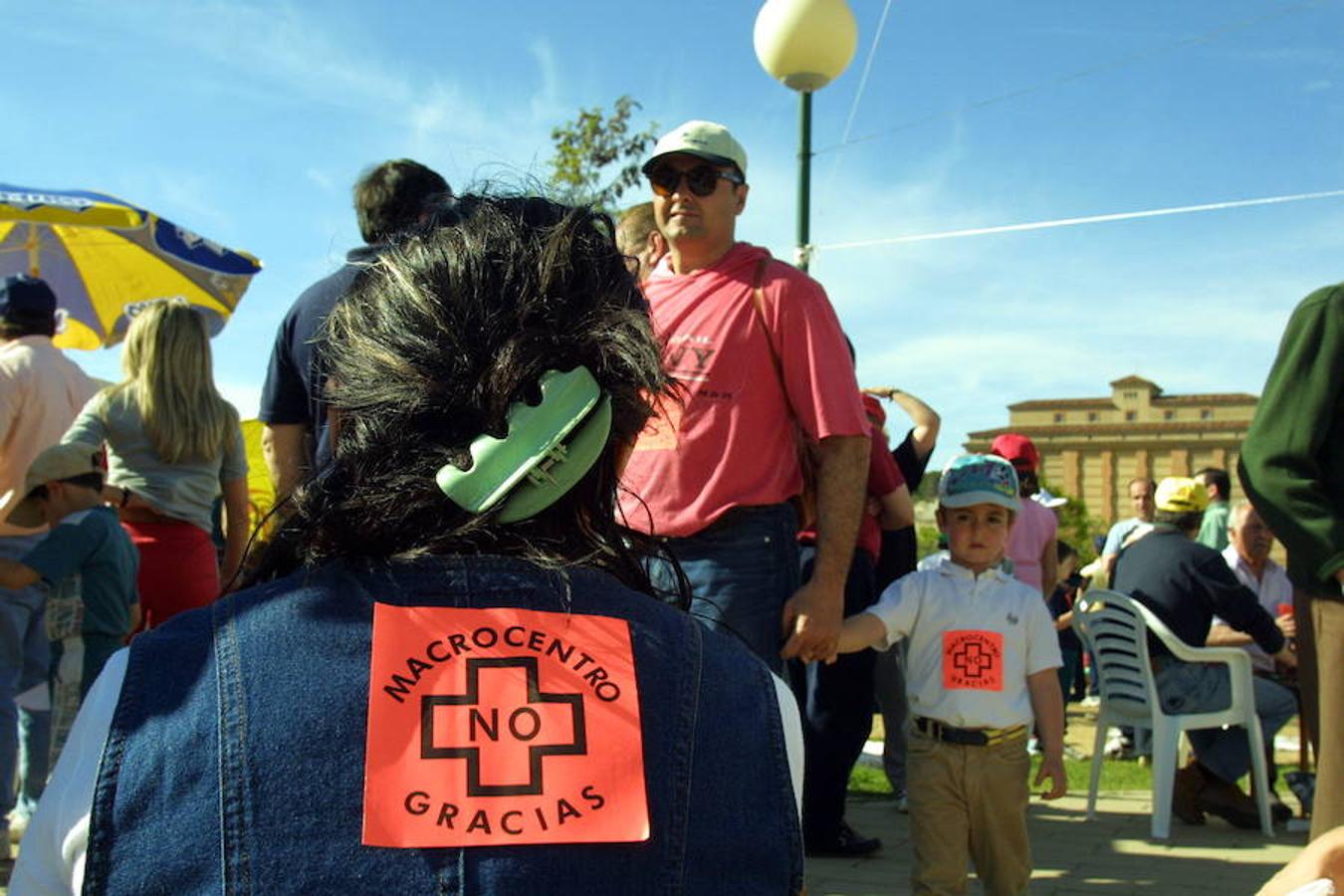 Así protestaban los vecinos contra el &#039;macrocentro&#039; de Cruz Roja en Girón en 2002