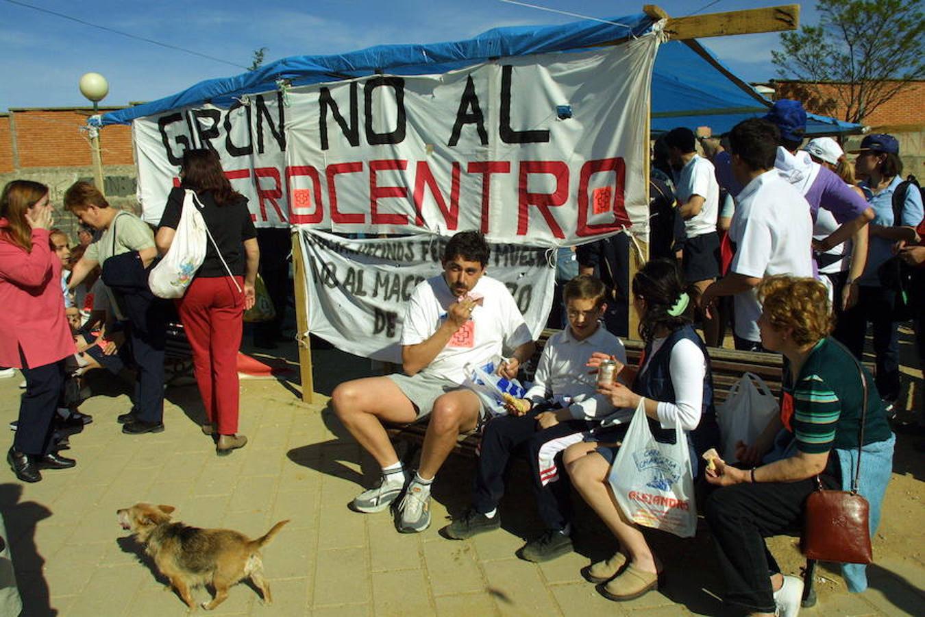 Así protestaban los vecinos contra el &#039;macrocentro&#039; de Cruz Roja en Girón en 2002
