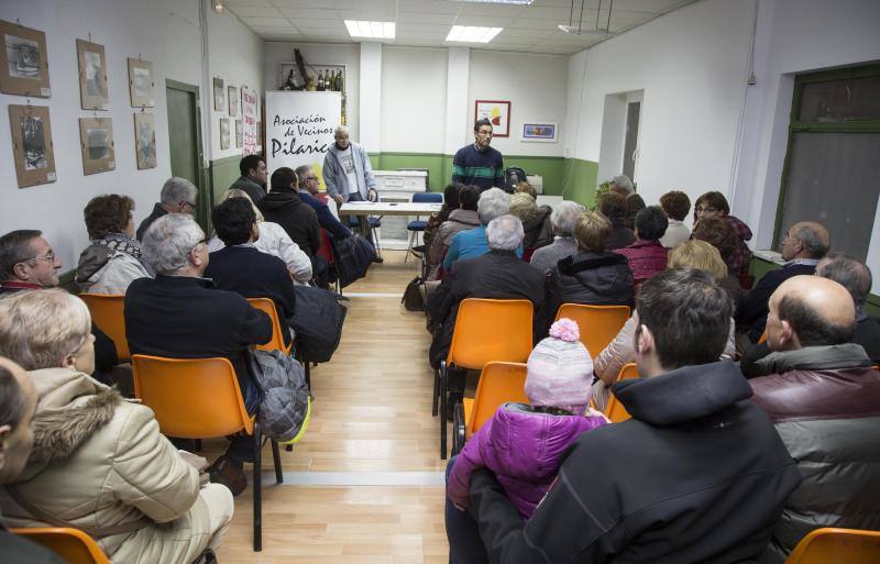 Colocación de pancartas y asamblea vecinal en la Pilarica (Valladolid)