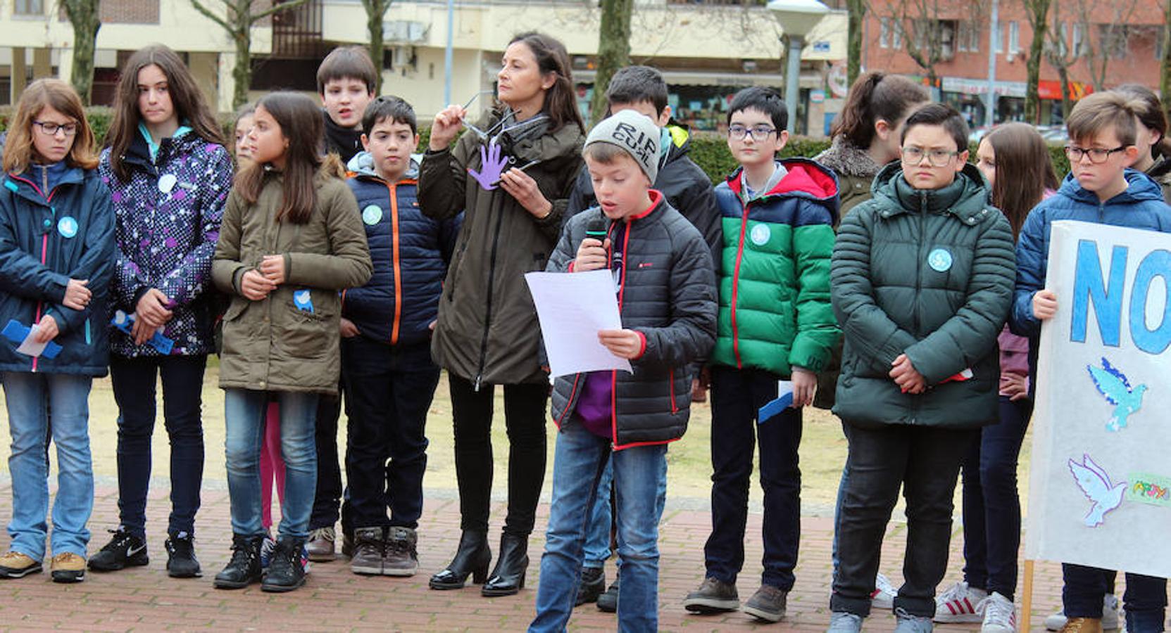 Alumnos del IES Parquesol celebran el Día de la Paz en El Parque del Reloj