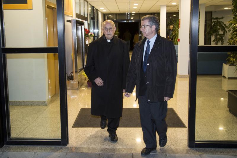 Diversas personalidades acuden al tanatorio para despedirse de Eugenio García del Pozo, padre de la ministra de Agricultura