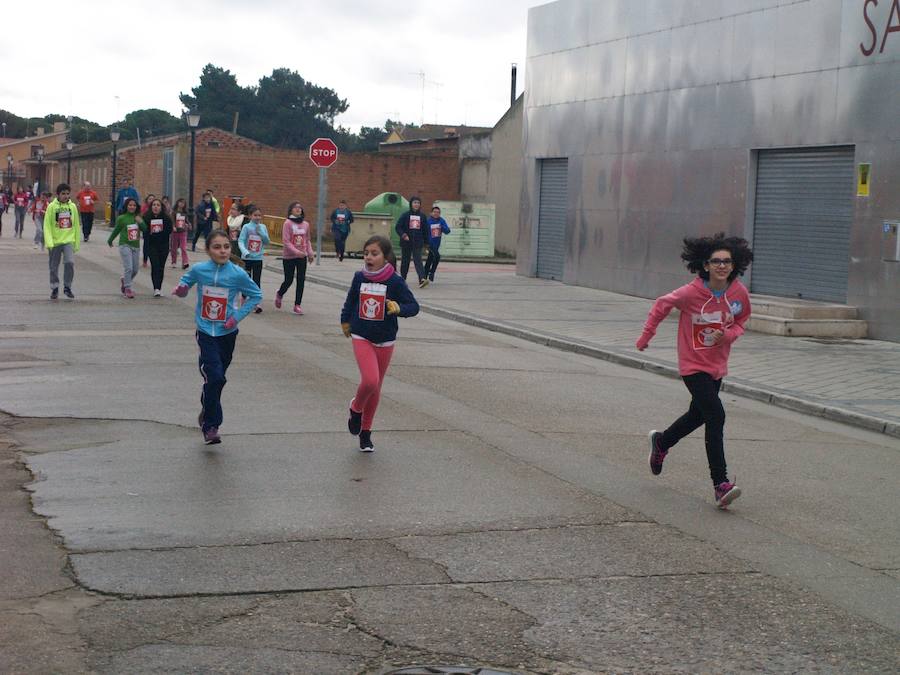 Carrera solidaria con motivo del Día de la Paz en el CEIP Virgen de Sacedón de Pedrajas de San Esteban.