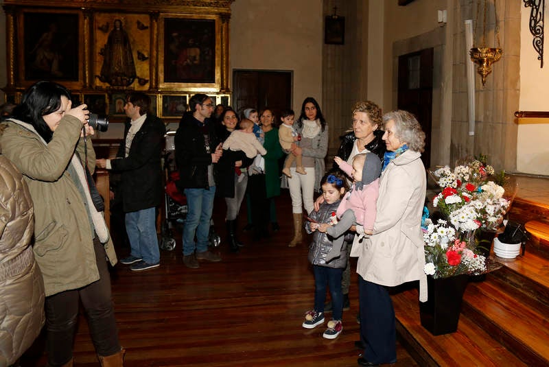 Bajo el manto protector de la patrona