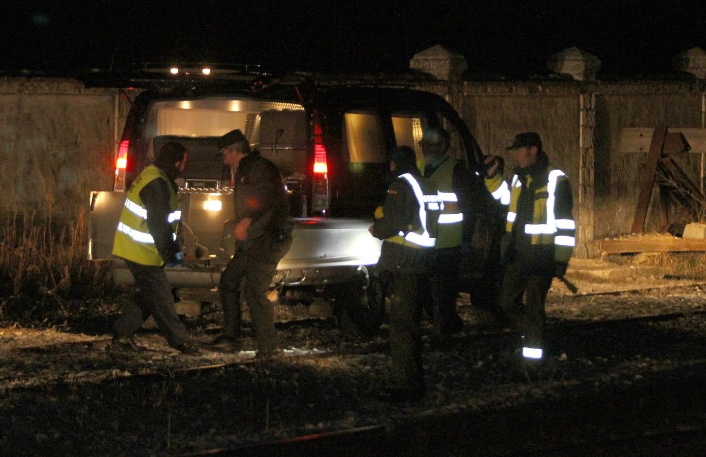 Dos jóvenes mueren arrollados por el tren en un paso a nivel en Palencia