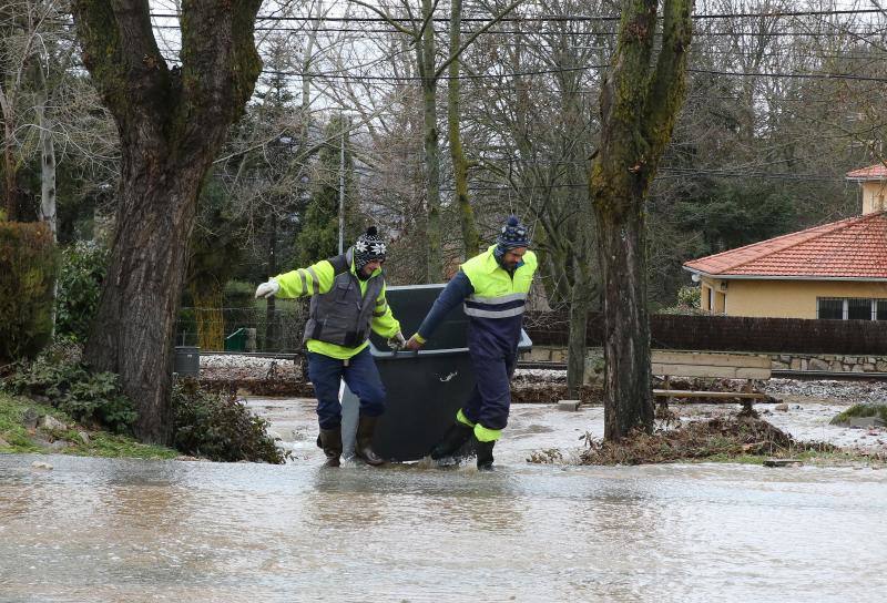 Inundaciones y destrozos del temporal en la estación del Espinar (Segovia)