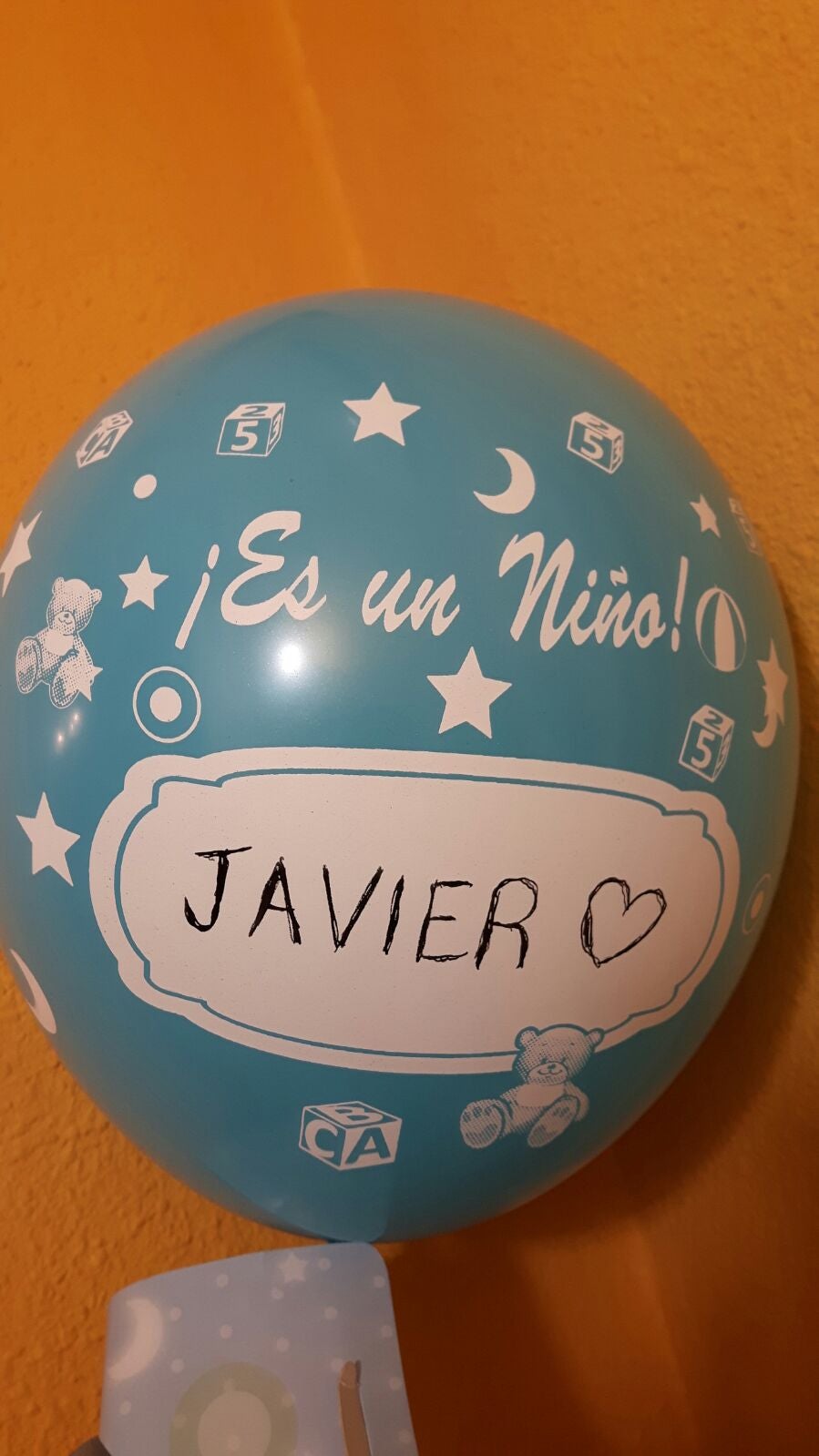 «Tú eres mi objetivo, mi meta para amar, mi camino para conocer la felicidad, mi refugio de alegría y mi vida para soñar; te quiero».