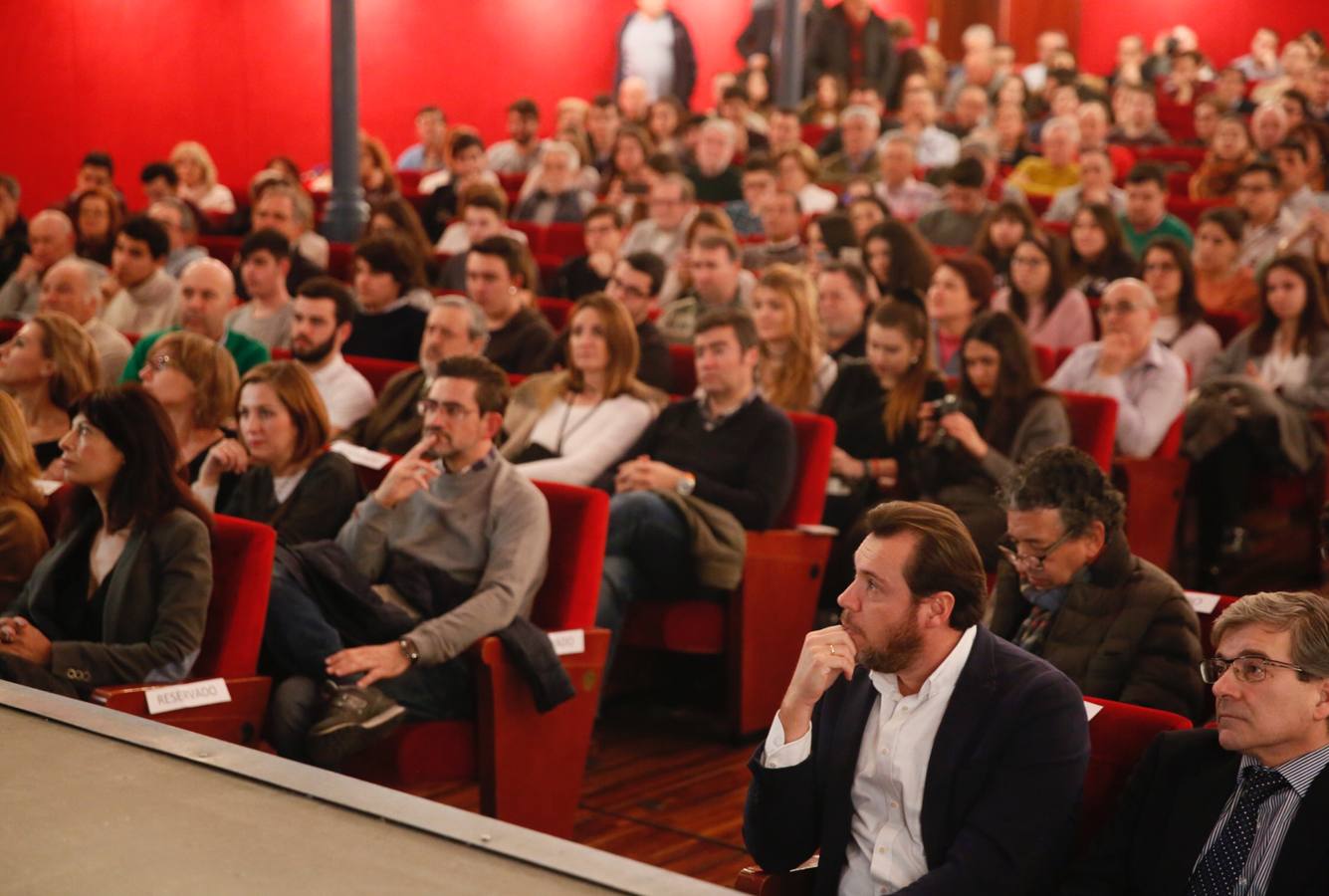 Vicente Vallés analiza la figura de Donald Trump en el Aula de Cultura de El Norte de Castilla