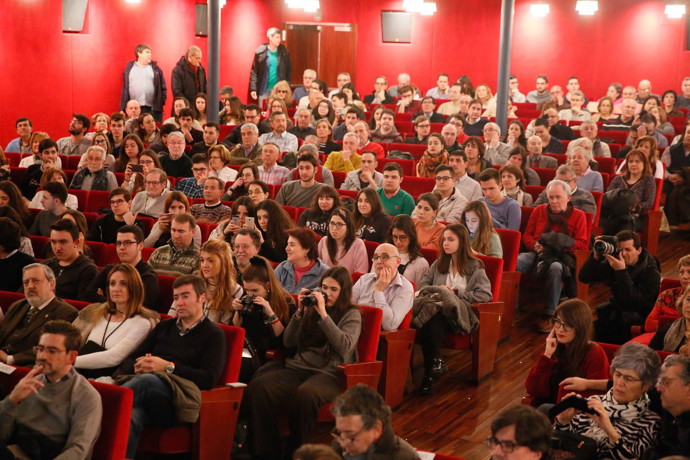 Vicente Vallés analiza la figura de Donald Trump en el Aula de Cultura de El Norte de Castilla