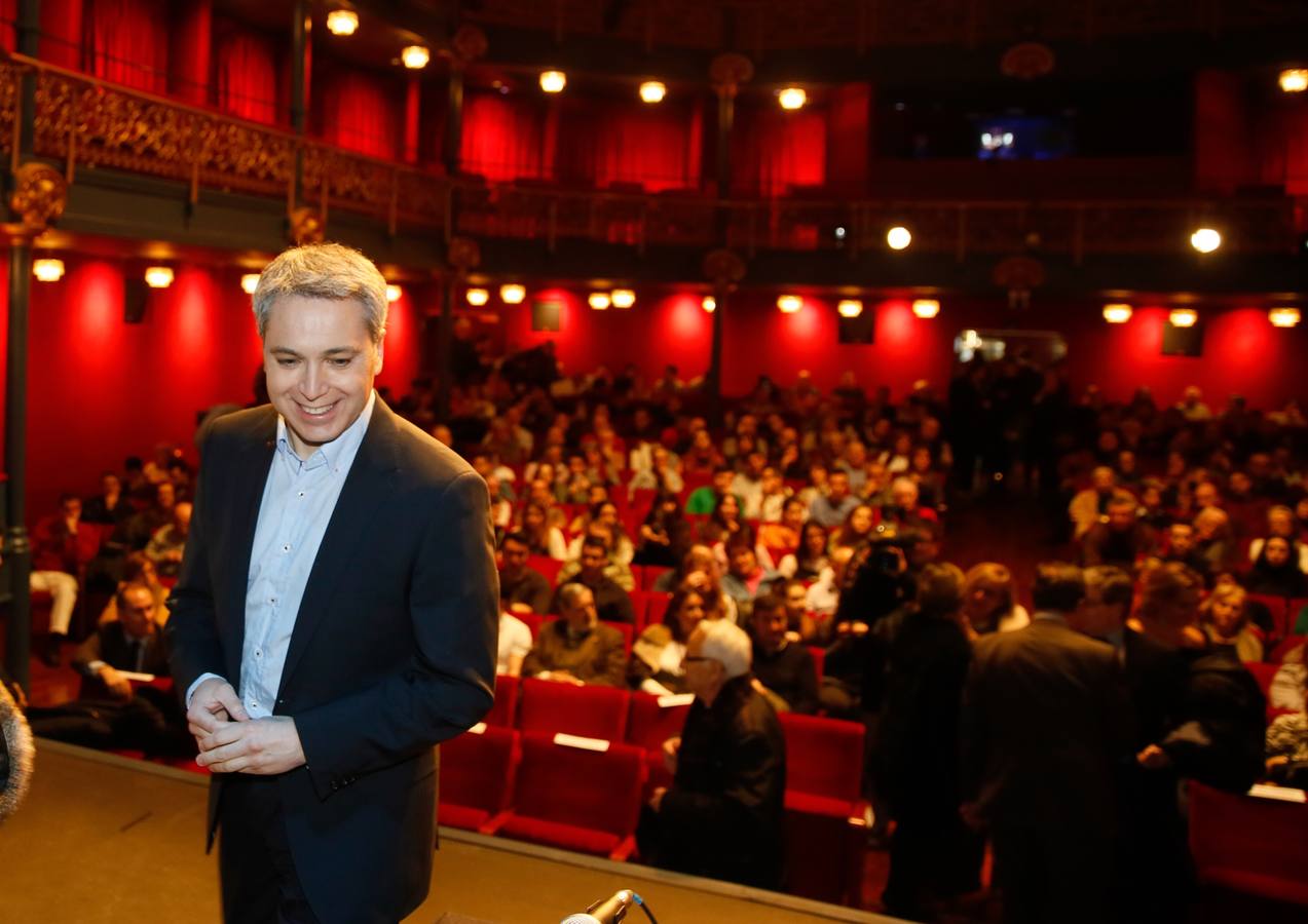 Vicente Vallés analiza la figura de Donald Trump en el Aula de Cultura de El Norte de Castilla