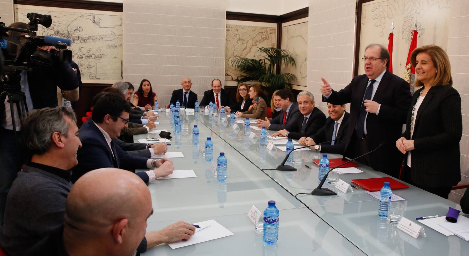 Juan Vicente Herrera y Fátima Báñez firman un convenio de colaboración en materia de Inspección de Trabajo