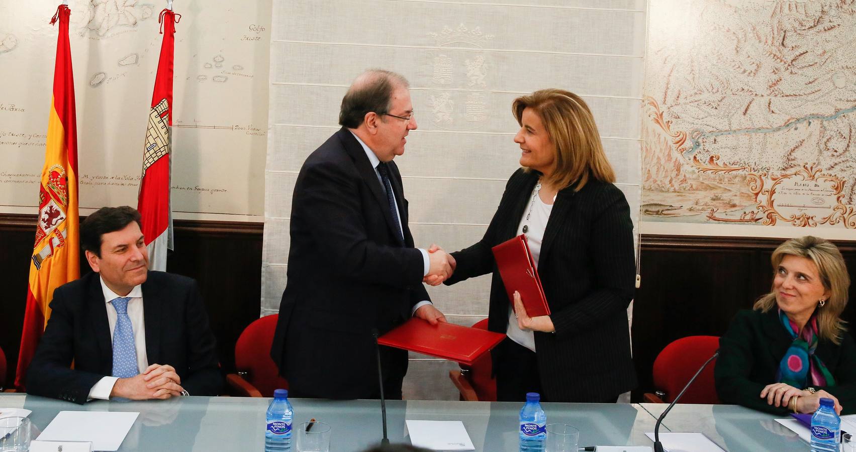 Juan Vicente Herrera y Fátima Báñez firman un convenio de colaboración en materia de Inspección de Trabajo