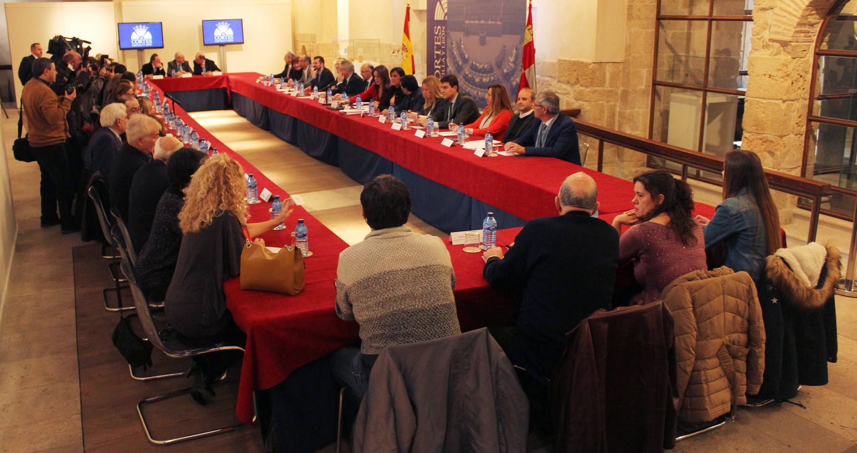 Reunión de la Mesa y la Junta de Portavoces de las Cortes de Castilla y León en la Casa JUnco de Palencia